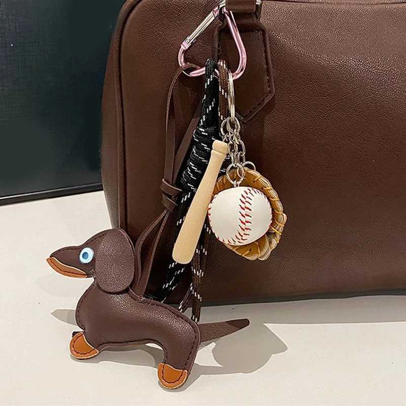 1PC Mens And Womens Pendants Vintage Brown Autumn And Winter Leather Sausage Dog For Mobile Phone Bags Keychain M251215