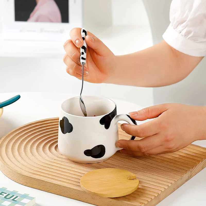 Cute Ceramic Coffee g Tea Cup Hidden 3D Cow With Spoon Lid Stuff Funny Cool Christmas Birthday Novelty Wen Girls Kids Gifts H251215