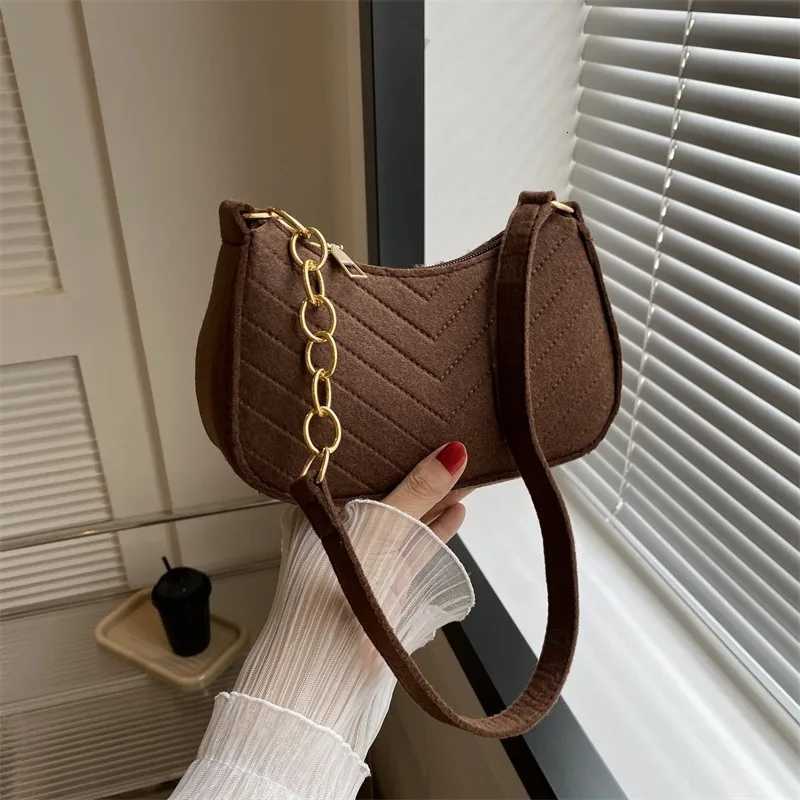 Popular Retro Gentle Temperament Small Square Bag 2025 Autumn Shoulder Handheld Fashion Casual Yankee Underarm Small Square BagT251215