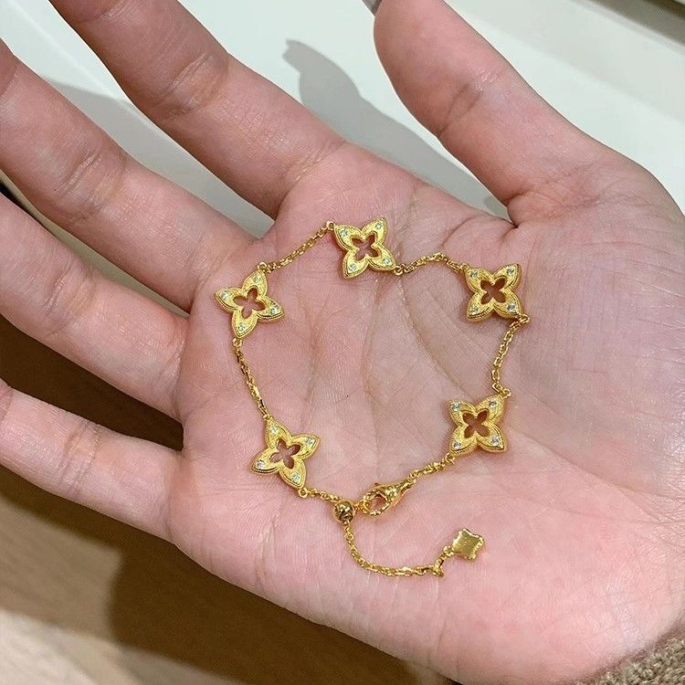 Vintage Style Brushed Star Lucky Four-Leaf Clover Luxury Jewelry Satin Brushed Bracelet Exquisite Elegant Jewelry