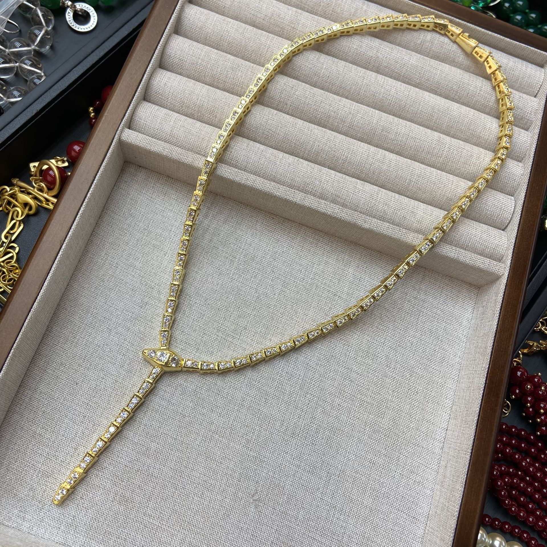 Designer Necklace All Zircon Bamboo Snake Necklace Elegant And luxury Women's Snake Bone Collarbone Chain Gemstone Inlay High-end Fashion Niche D