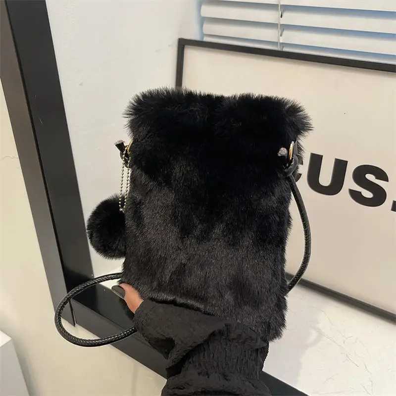 Plush Phone Bag Autumn and Winter Solid Color Elegant Womens Durable Girl Fur Hanging Rope Bag Crossbody Coin PurseT251215