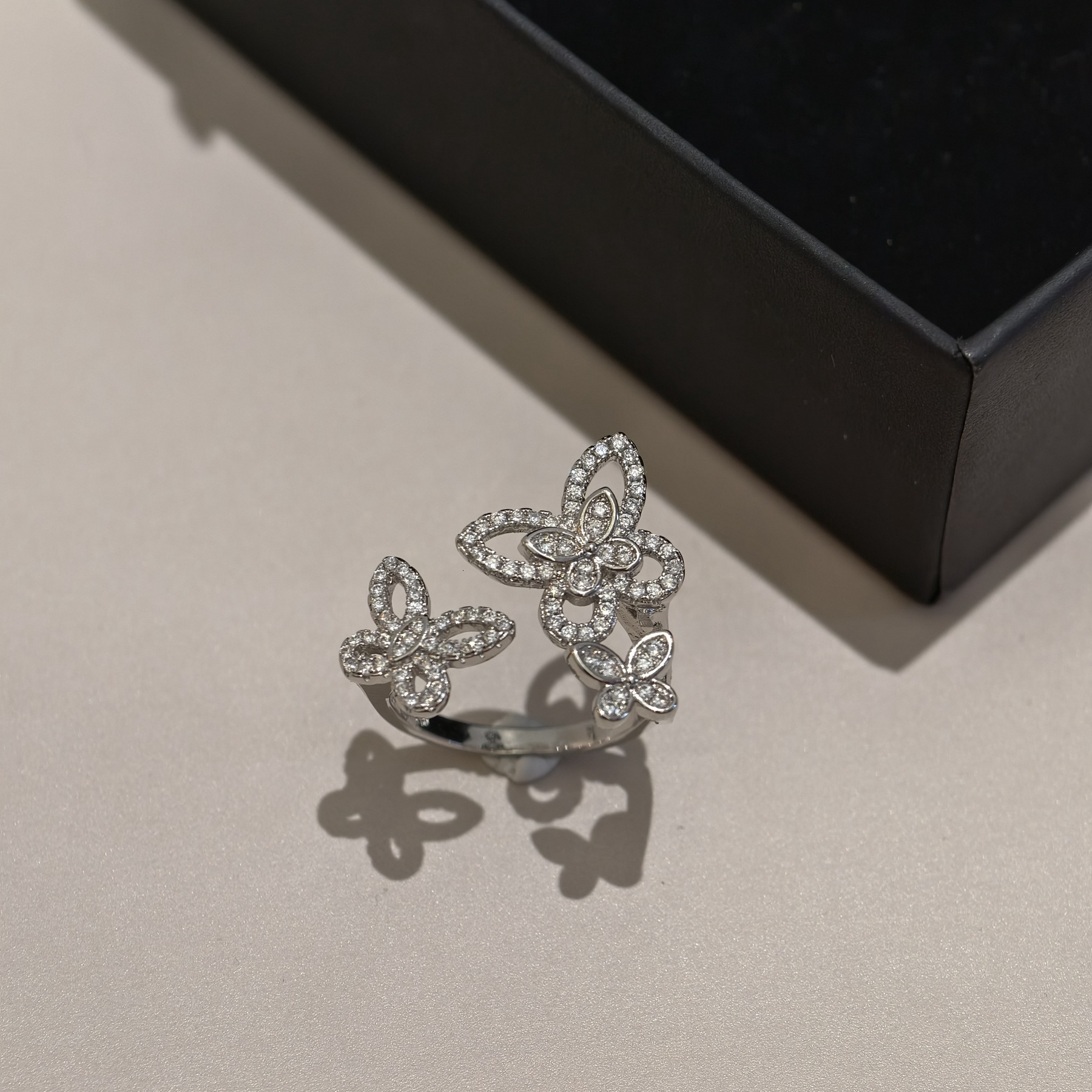 Designer Ring Trio Phantom Butterfly Open Female Finger Mozambique Luxury Jewelry Niche Design Exquisite Fashion Versatile