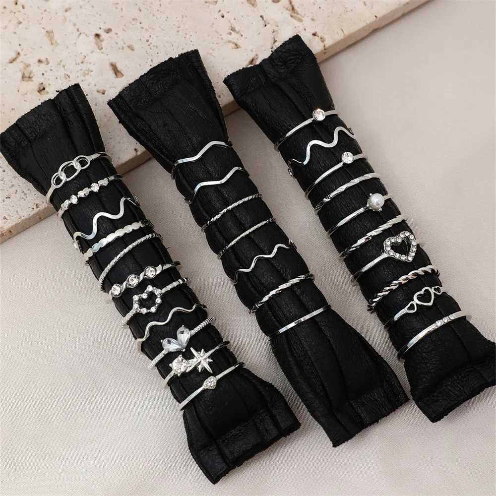 28pcs/Set Fashionable Heart Star Rhinestone Simple Wave Metal Circle Hollow Geometric Multi-Element Style Rings For Women M251215