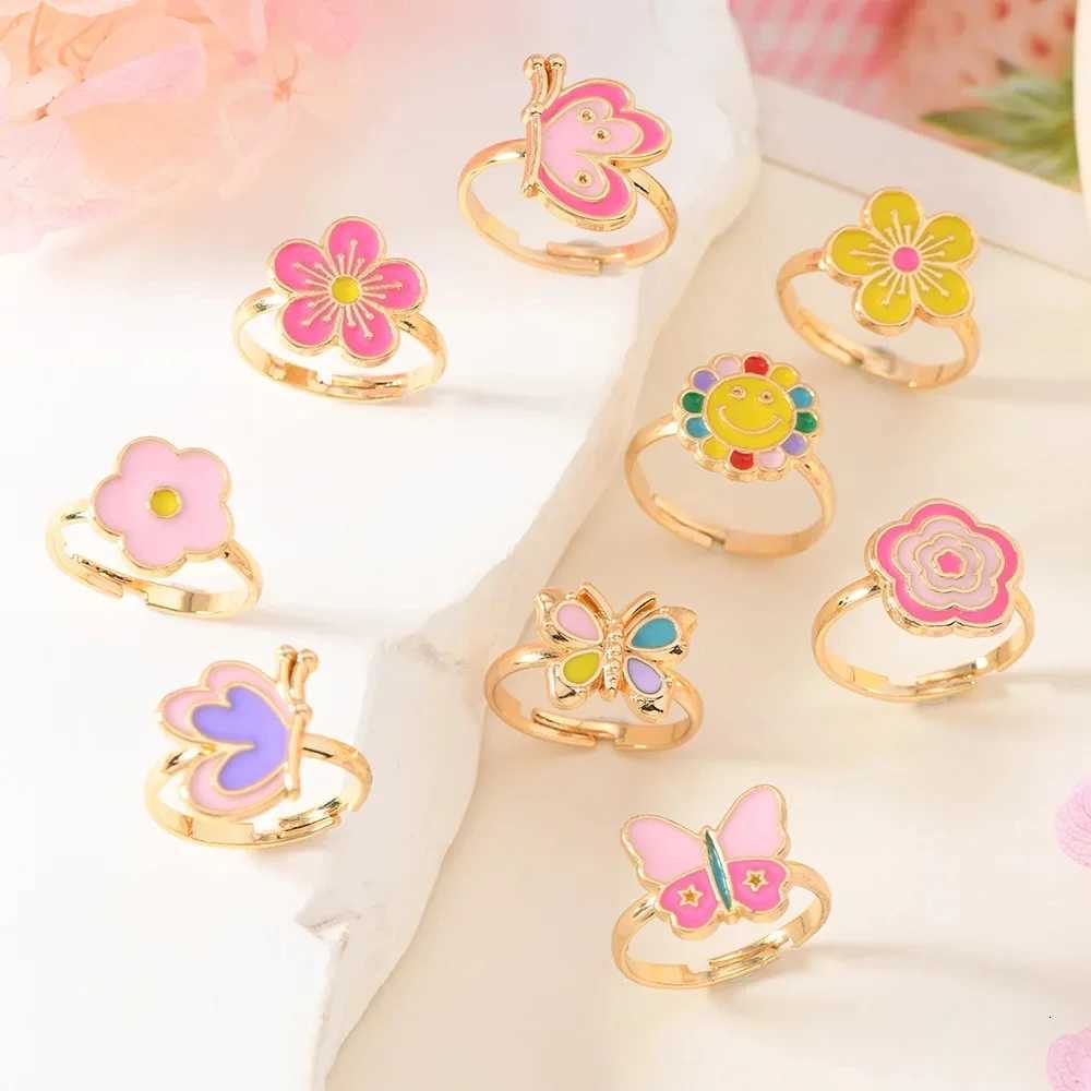 9Pcs Adjustable Rings for Girls Women Flower Butterfly Heart Alloy Ring Fashion Beauty Jewelry Christmas New Year Gift for Girl M251215