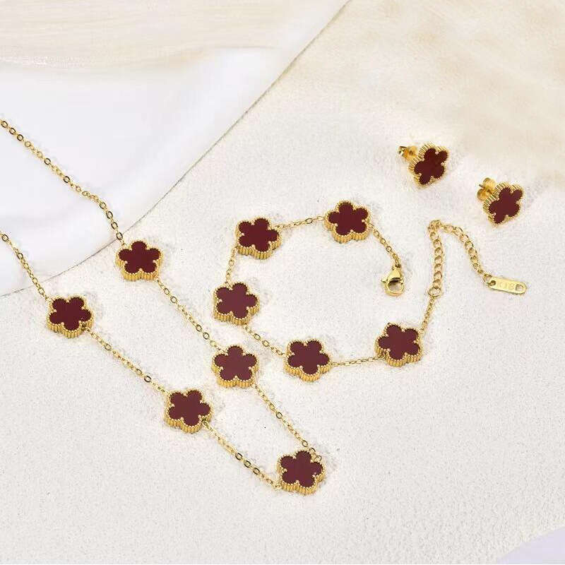 Free Luxury Shipping Of Designer Bracelets Clover Fashion Jewelry Five-leaf Flower Three-piece Necklace Bracelet Earrings Stainless Steel Set