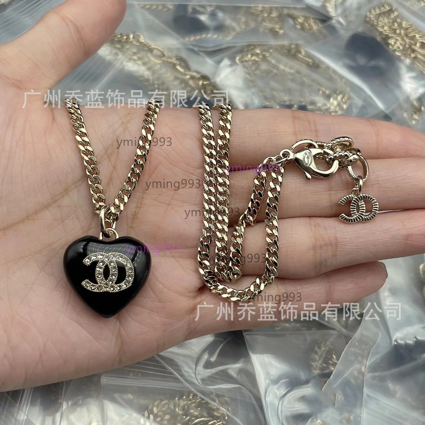 necklace designer for women cocochanel High Version Matching Fragrance House Double C Fragrance Grandma Resin Black Heart chanels channels chaneljewelry cc 5 B0HM