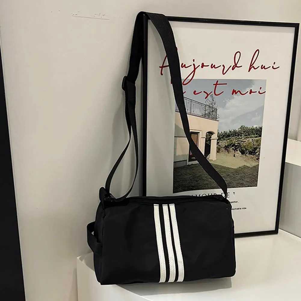 Autumn and Winter Oxford Cloth Large Capacity Fashion Stripe Casual Bag for Women Commuter Travel Canvas Cross-Body BagT251215