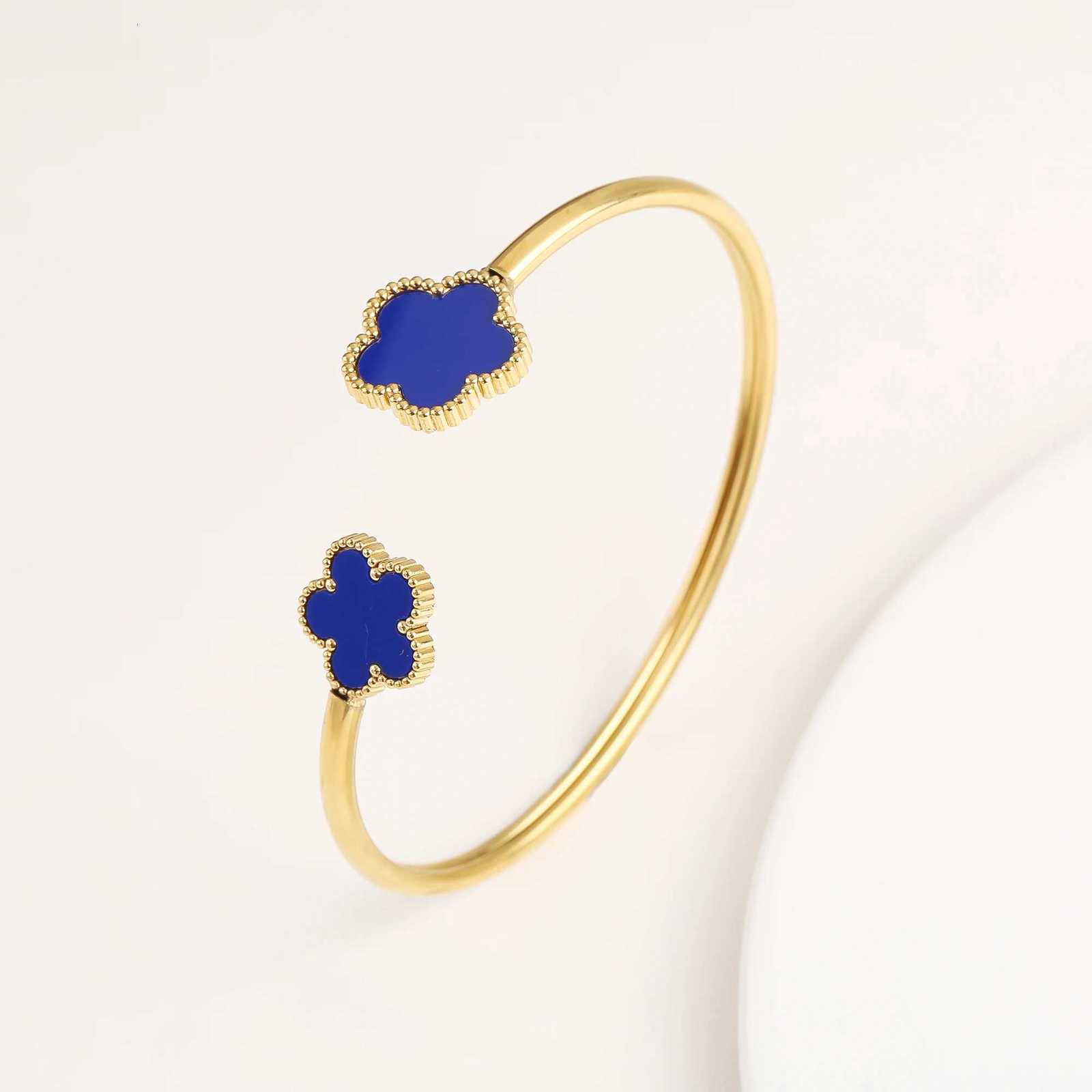 Stainless Steel New Five Flower Plum Blossom Plant For Womens Jewelry Temperament Hot Selling Accessory C r M251215