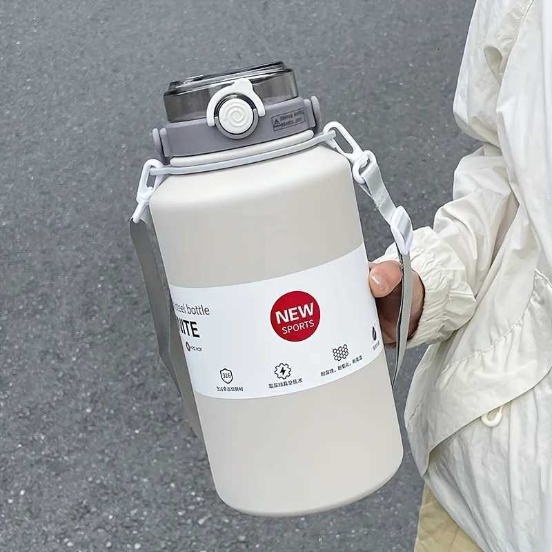 1PC Stainless Steel Insulated Cup 2000ml Large Capacity with Handle Portable Sports Water Bottle Suitable for Outdoor Use H251215