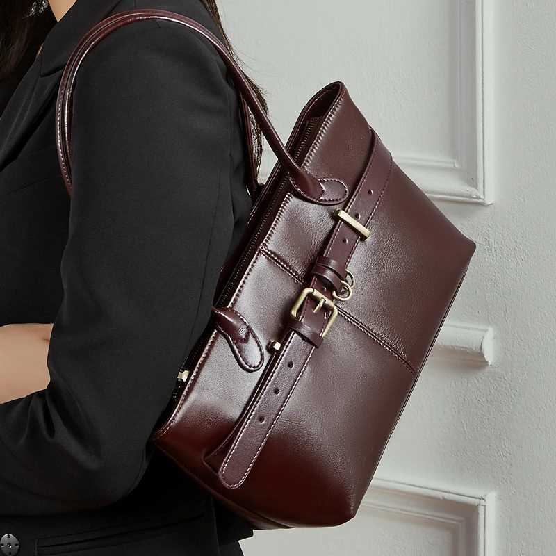 Toptrends Cowhide Genuine Leather Underarm Shoulder Bags For Women 2025 Luxury Designer Satchel Tote Commuter Ladies HandbagsT251215