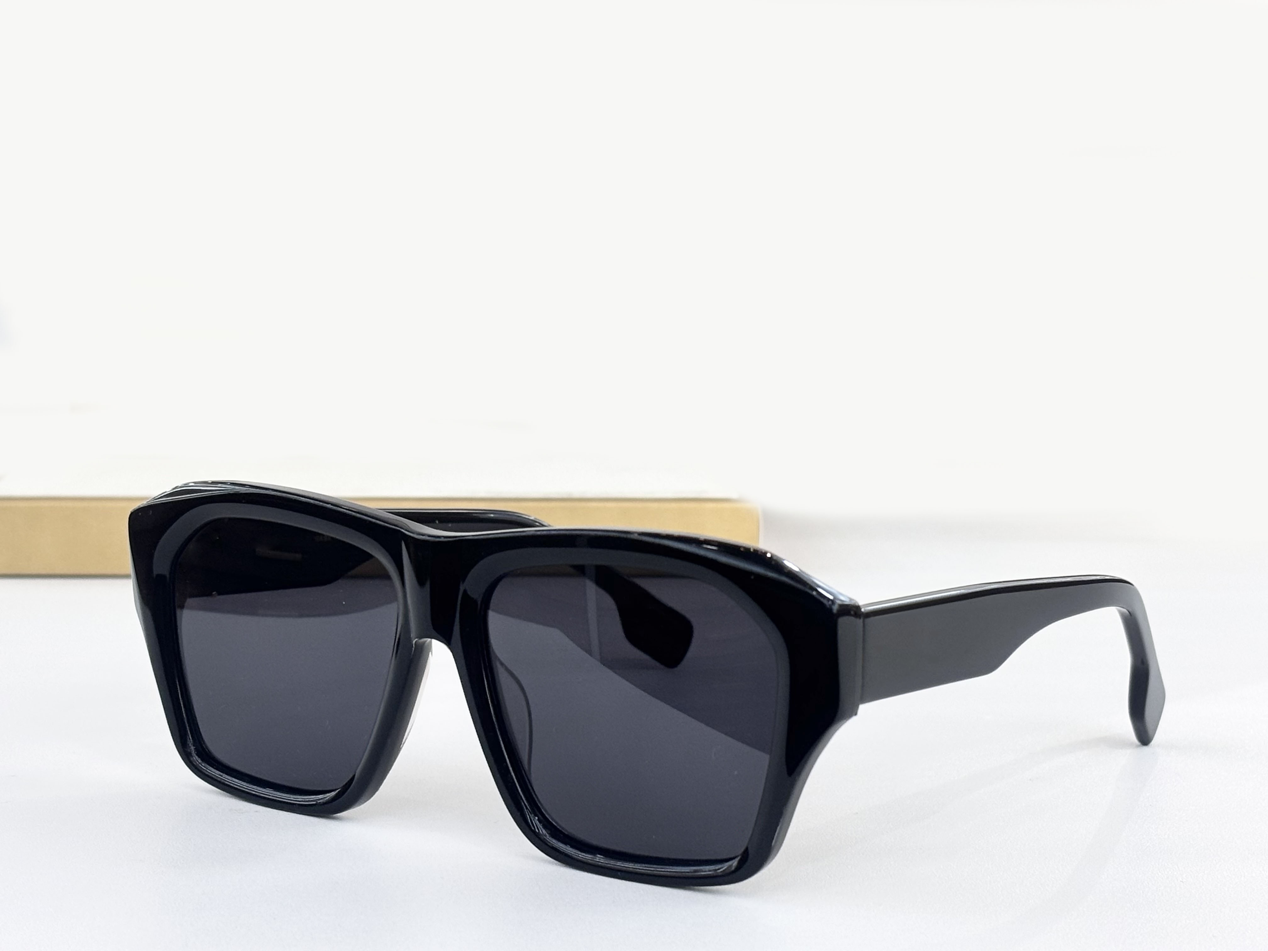 Womens Sunglasses For Women Men Sun Glasses Mens Fashion Style Protects Eyes UV400 Lens With Random Box And Case 6005