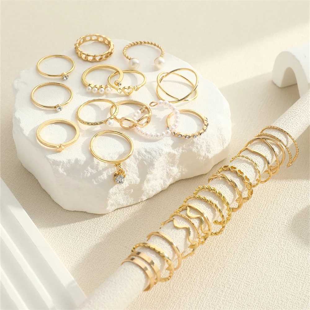 28Pcs/Set New Fashion Senior Diamond Imitation Pearl 8-figure Metal Creative Cross Hollow-out Multi-opening Splicing Ring M251215