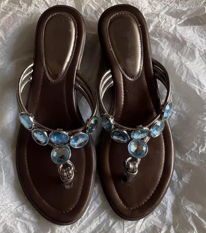 Retro fashion clip-toe flip flops women's 2025 new blue rhinestone pedal wedge heel French cool flip flops to wear outside