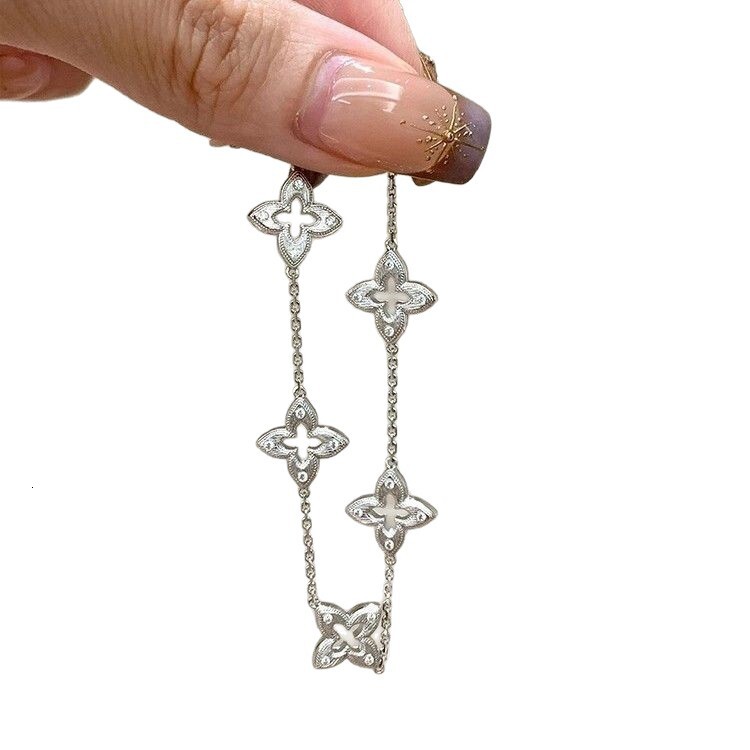 Vintage Style Brushed Star Lucky Four-Leaf Clover Luxury Jewelry Satin Brushed Bracelet Exquisite Elegant Jewelry
