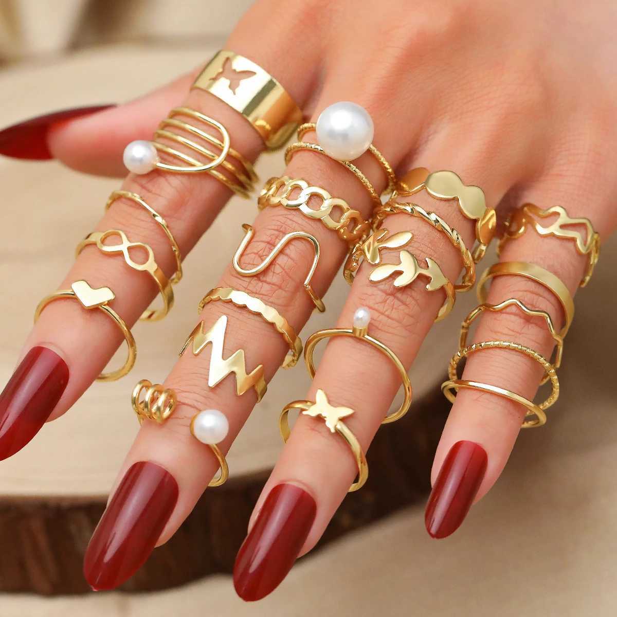 IPARAM Exquisite Crystal Butterfly Opening Rings Mixed Styles Irregular Pearl Pendant Helical Rings Set Women Jewelry M251215