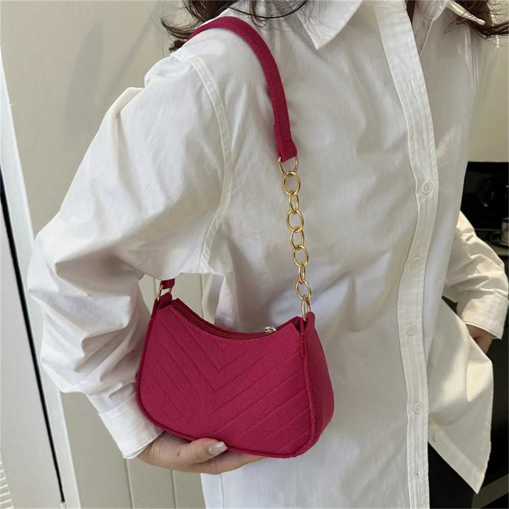 New Brand Women Retro Underarm Bag Felt Solid Color Shoulder Bag Casual Purse Dumpling Bag Simple Fashion Crossbody BagT251215