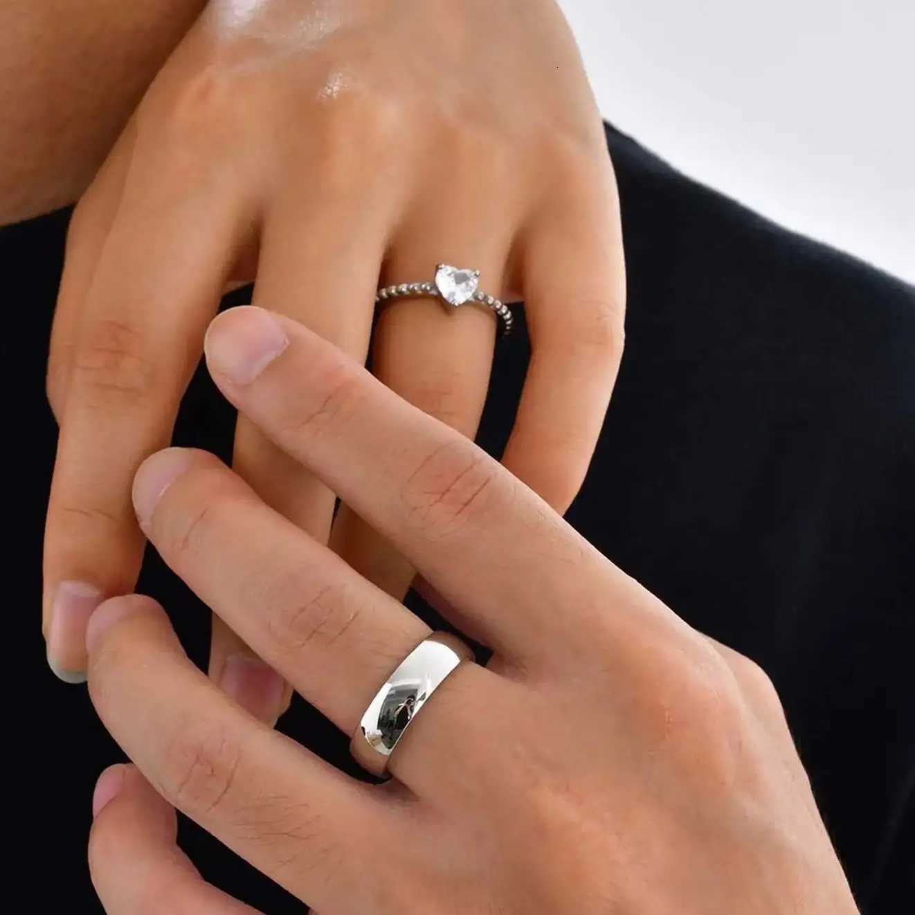 Luxury Stainless Steel Heart Zircon Wedding Rings Set Silver Color for Men Women Elegant Jewelry Party Gift M251215