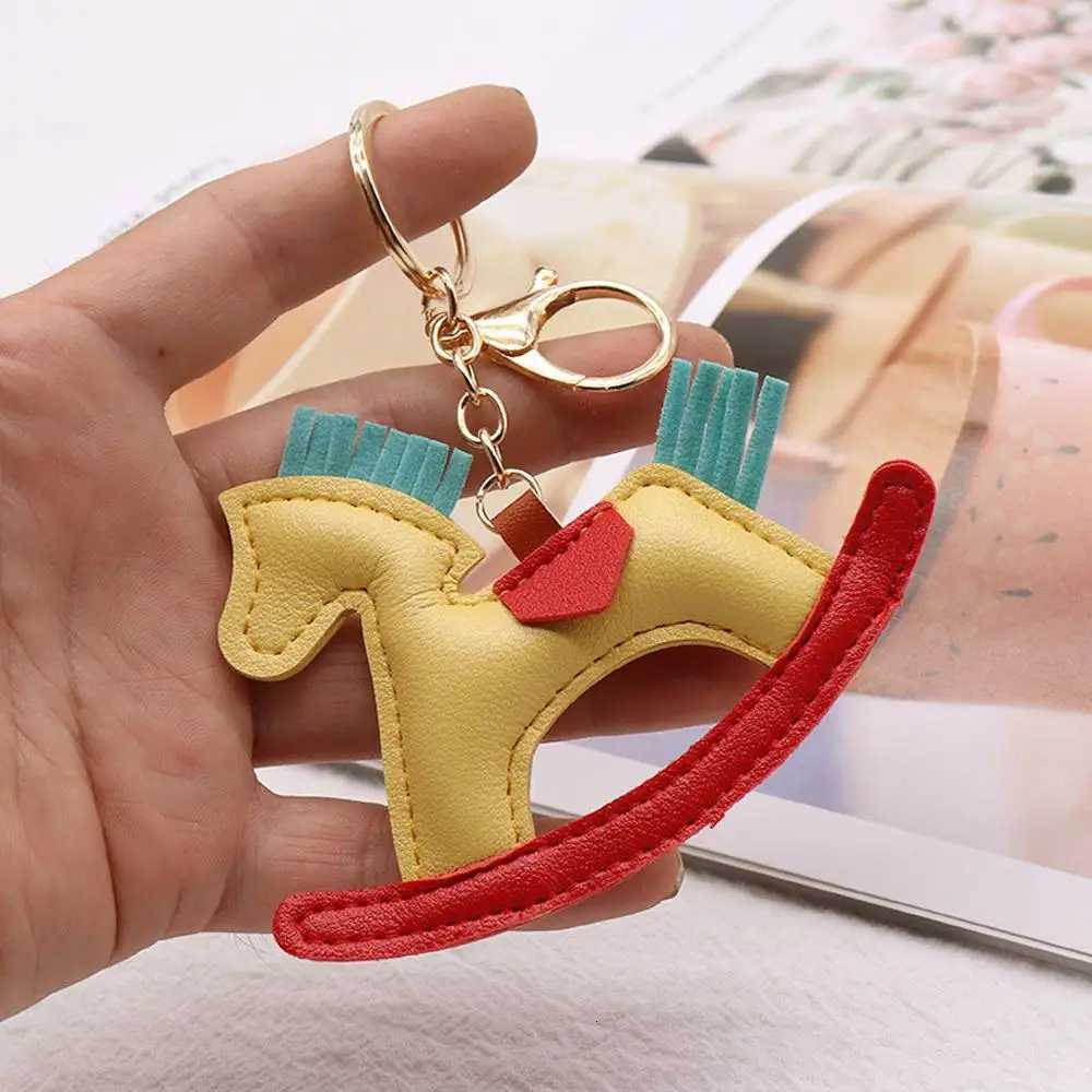 luxury Cute Cartoon Pony Animal Keychain PU Leather Rocking Horse Keyring for Women Men Car Key Bag Backpack Pendant Ornament Gifts M251215
