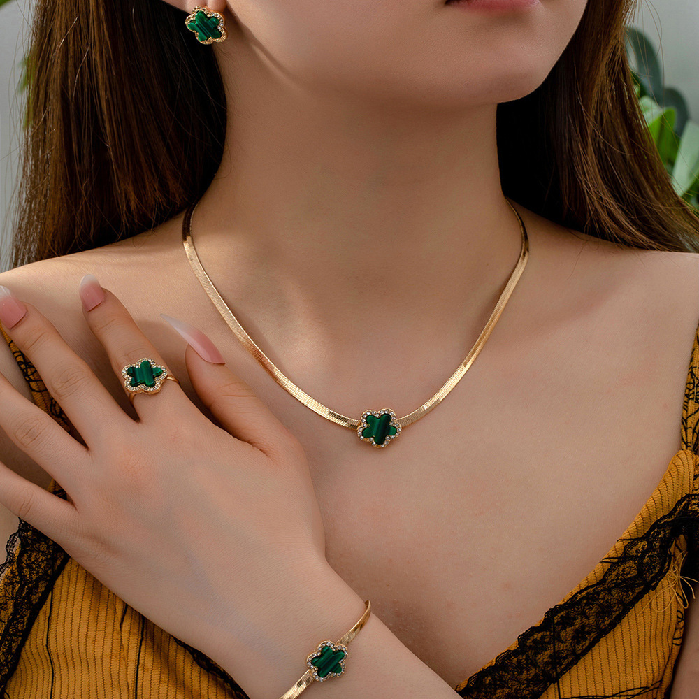 Designer Necklace Celebrity Style Flower Vintage Fashion Elegant Bracelet Earrings Luxurious Jewelry Ring Set