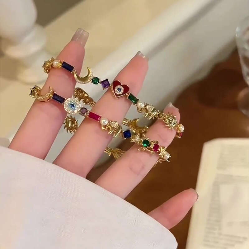 Vintage Style Moon and Star Sparkling Diamond Retro Versatile Elegant Exquisite Niche Design Bracelet