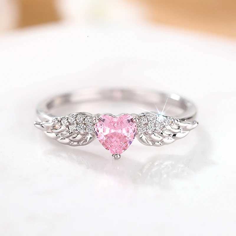Huitan Chic Angel Wing Ring Female Engagement Jewelry Romantic Heart Pink Zirconia Finger AccESSories Delicate AccESSories M251215