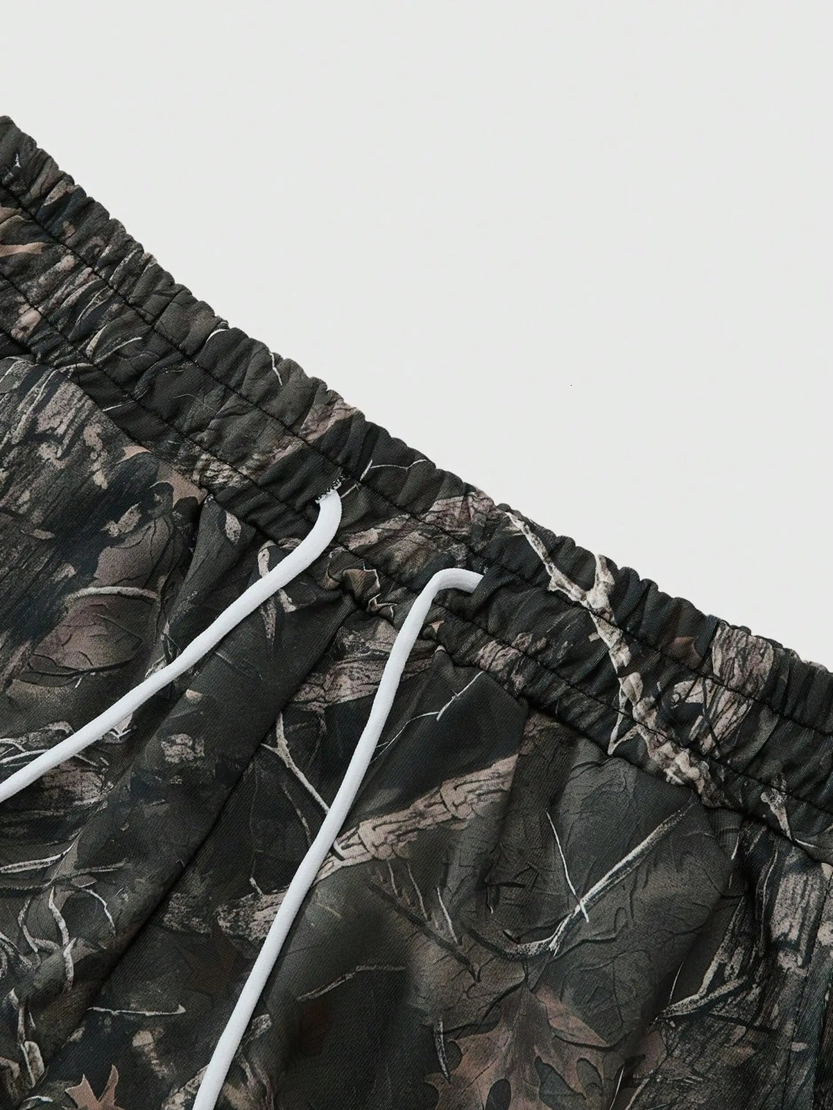 Mens Y2k Camo Sweatpants Drawstring Elastic Waist Baggy Straight Leg Pants with Pockets Streetwear 251212