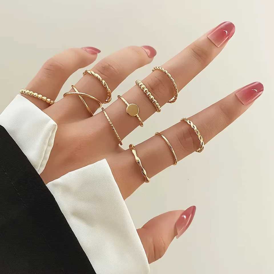 10PC Bohemian-Style Retro Simple Rrregular Gold Fashion Twisted Spiral Mixed Style Ring Set Suitable As a Jewelry Gift for Ladi M251215