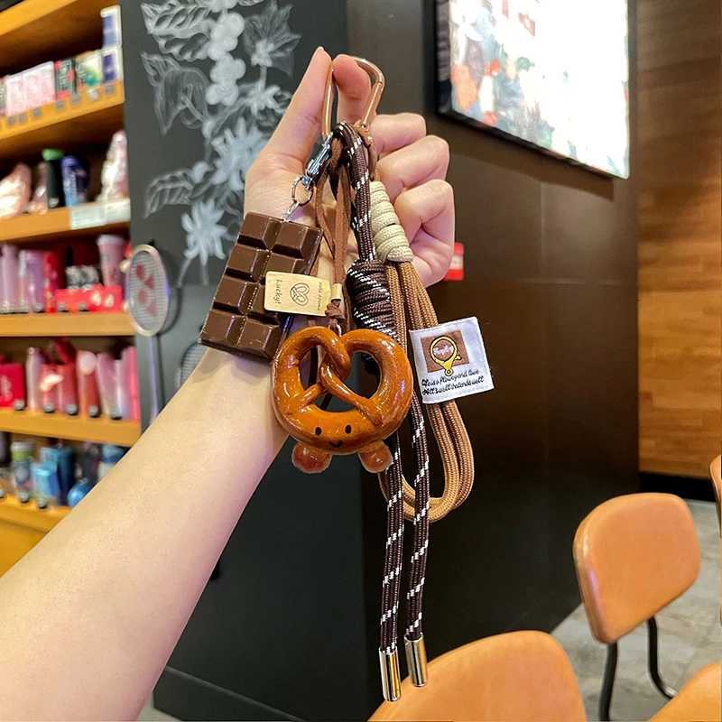 Deli e Bread Woven Rope Keychain Chocolate Anti-lost Bread Keychain Polyester Bagel Bag Pendant Decoration Woven M251215