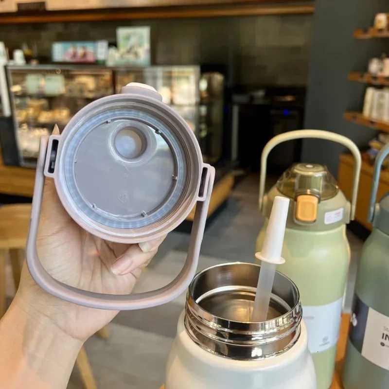 Handheld 316 Stainless Steel Insulated Cup Large Capacity Portable with Straw Cup Outdoor Sports Water Bottle H251215