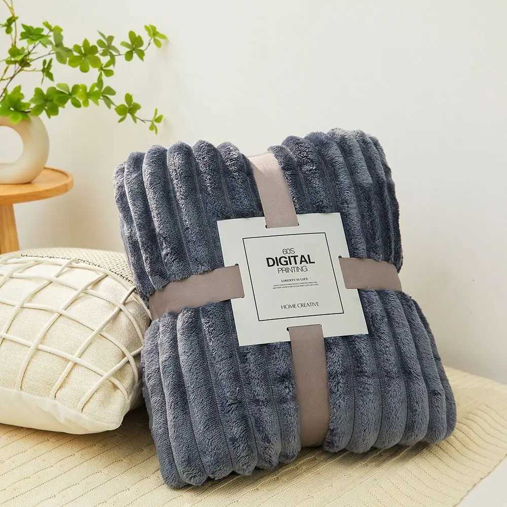 New Double Sided Warm Blanket Skin-Friendly Warm Conditioning Quilt Breathable Ultra Soft Throw Blanket H251216 - view 3