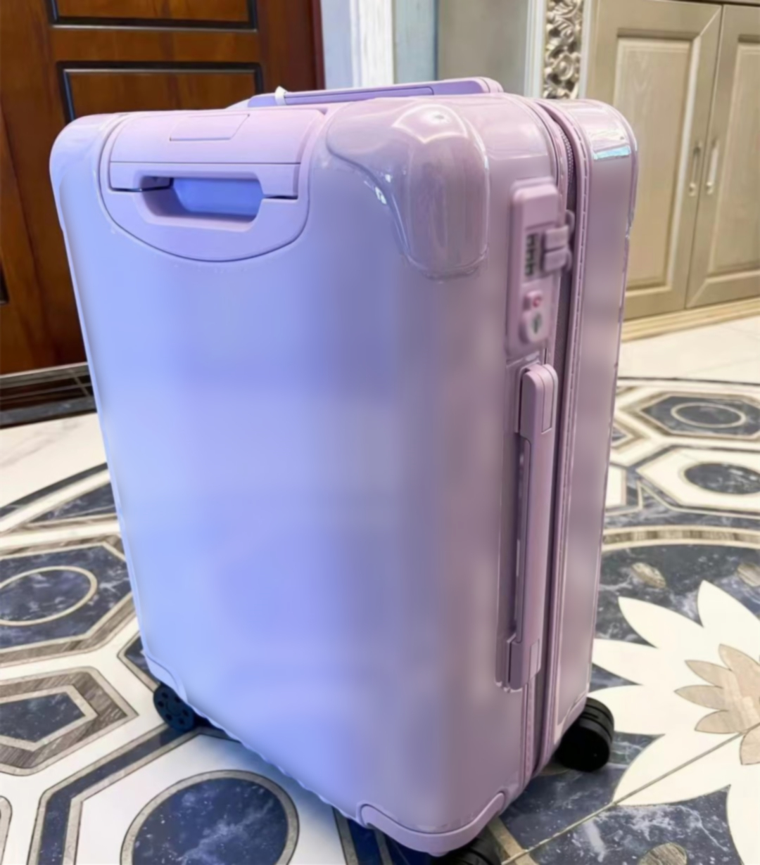RW Designer Luggage Boarding Suitcases Rolling Suitcase With Wheel Travel Lager Capacity Men Women Trolley Combination Lock Luxury Luggage