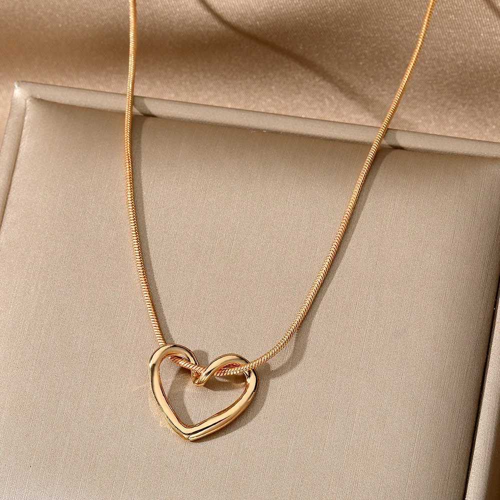 Hot Sale Hollow Heart Pendant Necklace For Women ValentinesMomMotherMothers Day Gift M251216