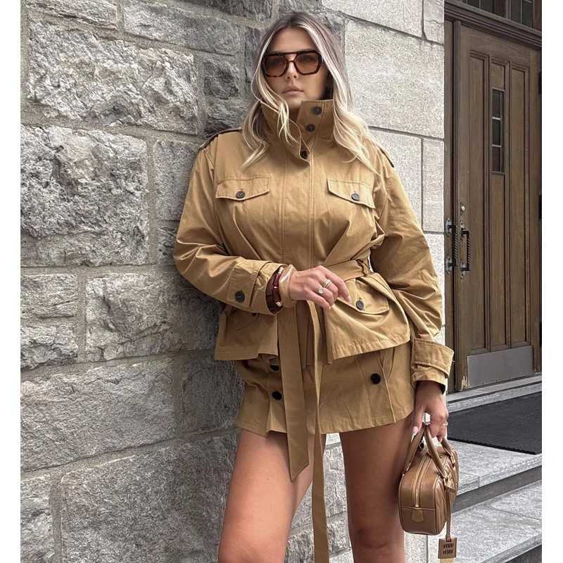 MUJER Short Trench Coat for Women Belt Oversized Womens Windbreaker Bomber Demi-season Jacket for Women Coats New in OuterwearsT251216