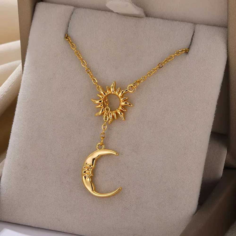 Stainless Steel Geometric Necklace For Women Sunflower The moon and Heart Pendant Clavicle Chain Aesthetic Jewelry Accessories M251216