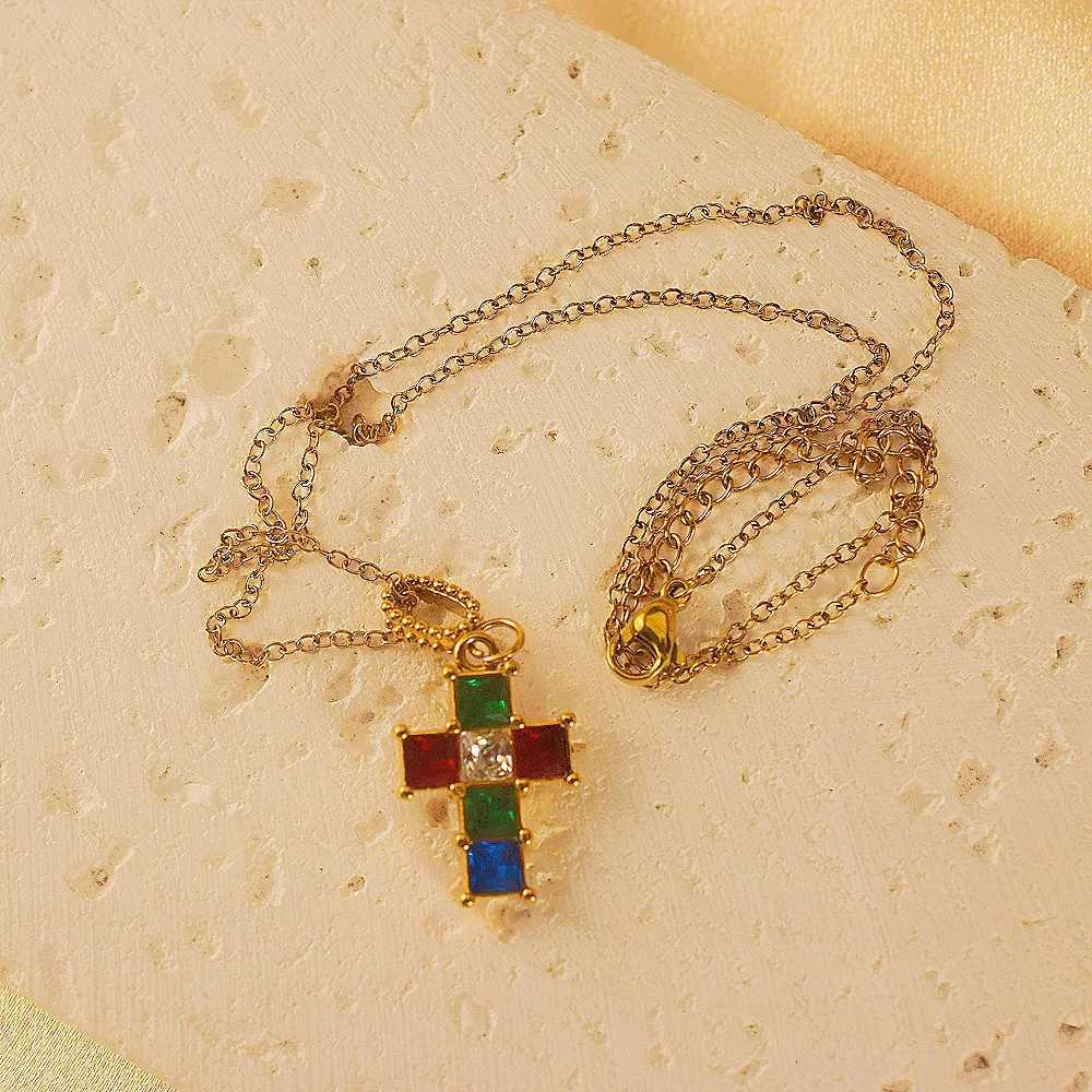 MECYLIFE 18K Gold Plated Zircon Cross Pendant Necklace Stainless Steel Waterproof Jewelry for Party Gift M251216