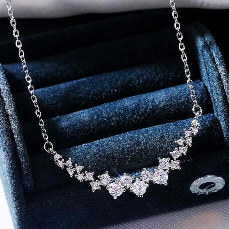 Huitan Luxury Silver Color Women Necklace for Wedding Engagement Party Exquisite Gift Stylish Accessories Statement Neck Jewelry M251216