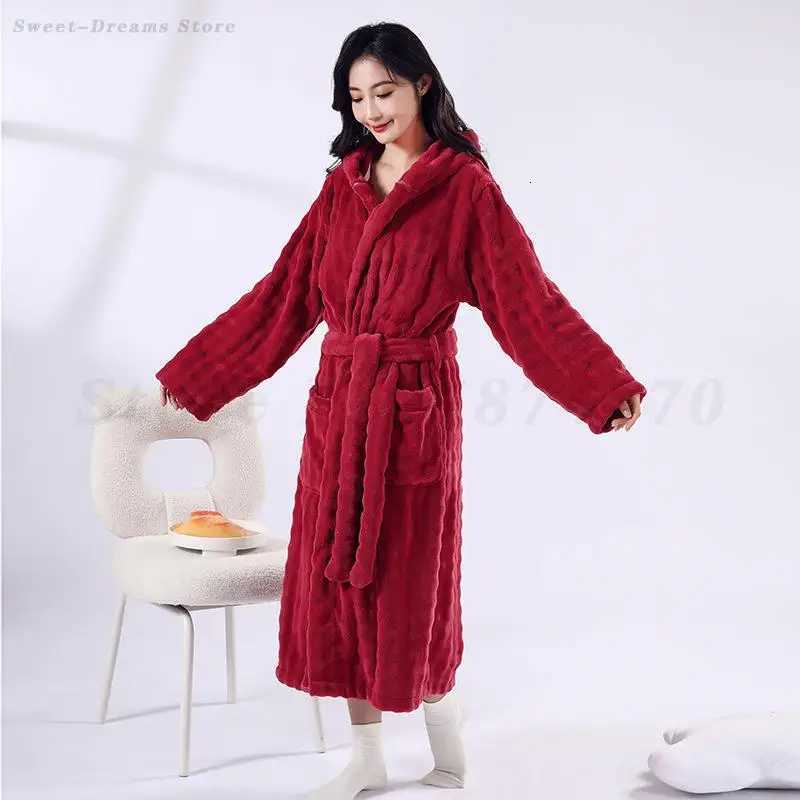 Autumn Winter New Female Robe Flannel Sleepwear Nightgown Home Clothes Loose Hooded Bathrobe Nightwear Coral Fleece Loungewear C251216