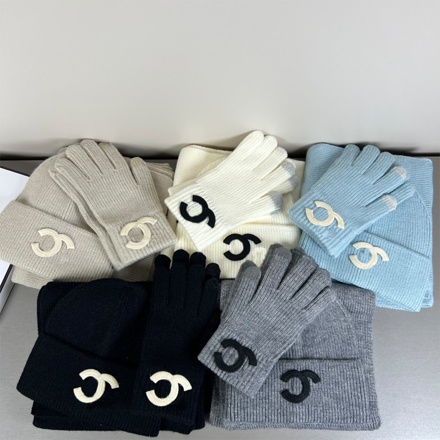 Designer Hats Scarf Gloves Hat Scarf Set Keep Warm Classic Womens Scarf Gloves Caps Suit Hairy Beanie Scarfs Luxury Warm Winter Fashion Brand Luxury Knitted Hat Warm