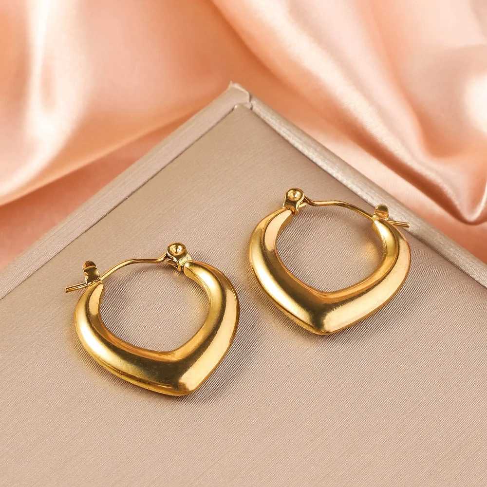 French Heart-shaped Stainless Steel Earrings Non Fading Womens Gold Color Metal Earrings Jewelry Accessories G251216