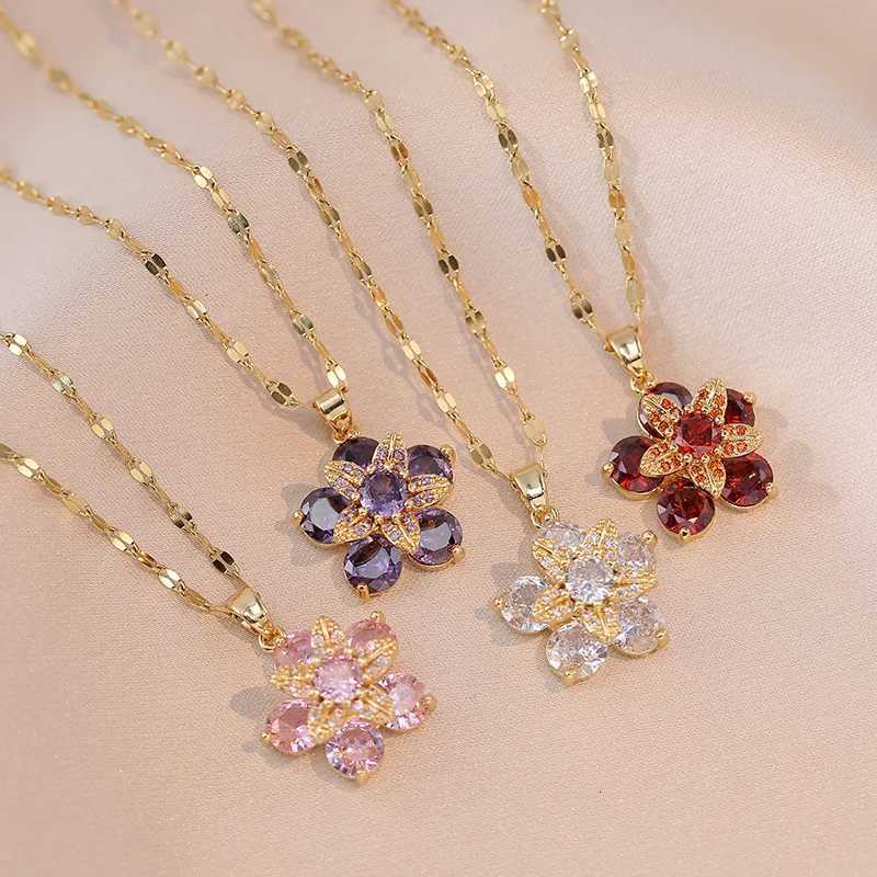 Shiny Zircon Romantic Flower Pendant Necklace For Women Gold Plated Rotatable Flowers Choker Girls Wedding Party Luxury Jewelry M251216