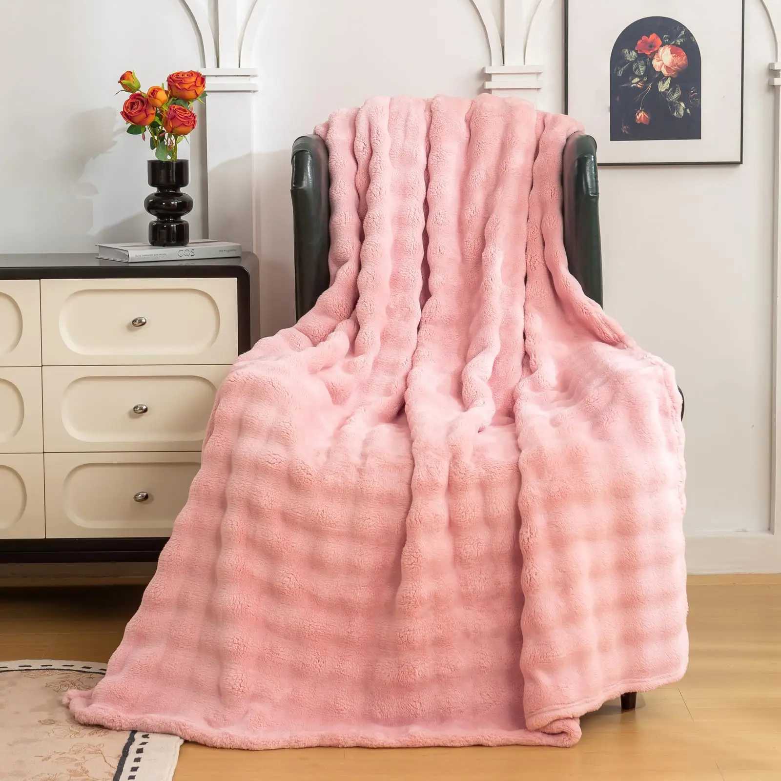New Winter Luxury 3D Bubble Throw Blanket Home Warm Soft Blanket Office Lunch Break Blanket Fluffy Puffy Sofa Slipcover Travel H251216 - view 4