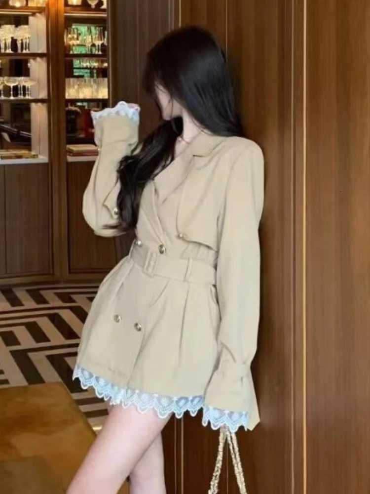 French Fashion Khaki Elegant Trench Coat Women Design Mid-Length Lace Patchwork Jackets Korean Overcoat Casual Chic Outfits NewT251216