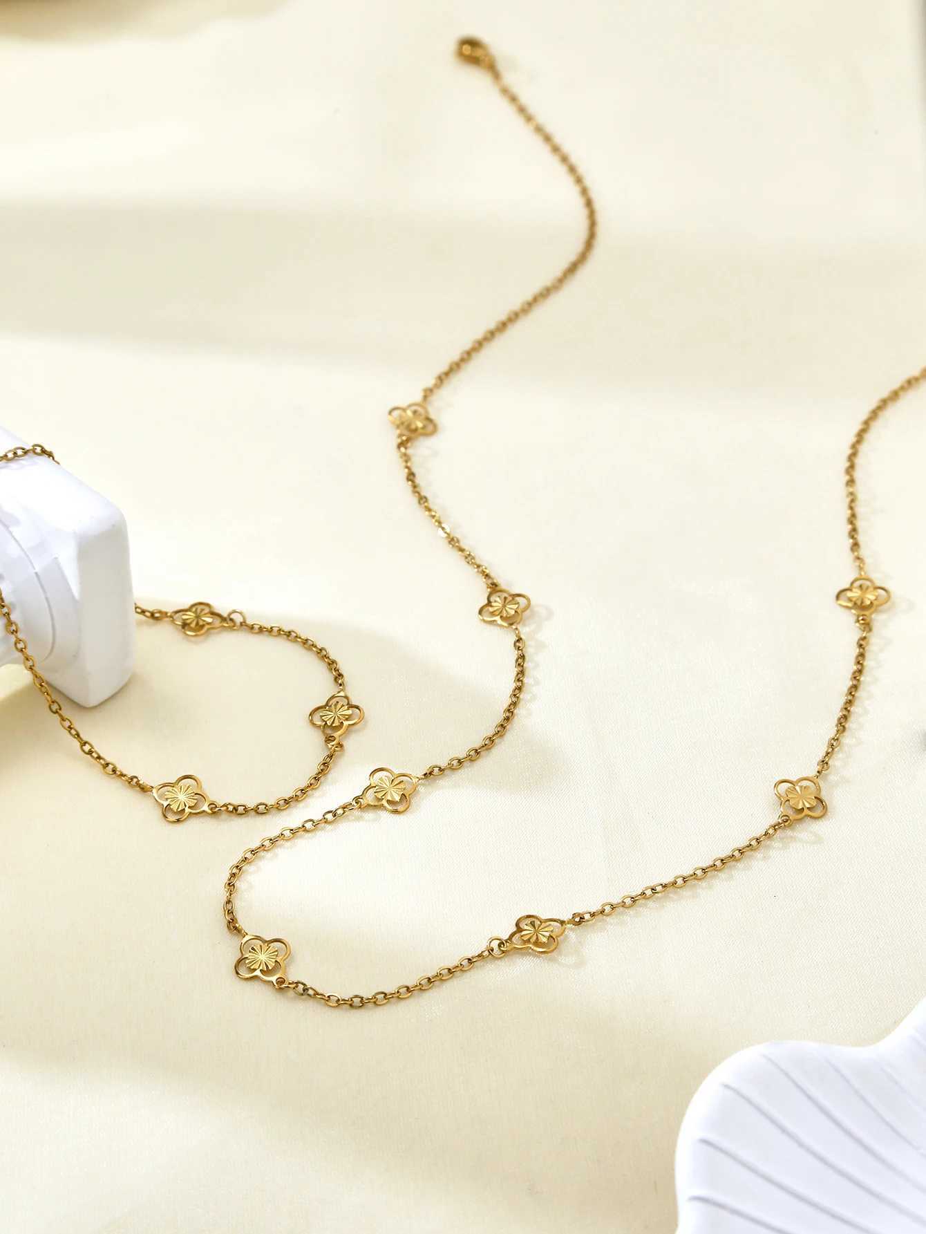 1 Piece/1 Set Elegant Charm Light Luxury Delicate StainlESS Steel Polished Small Flower Necklace And Set For Women M251216