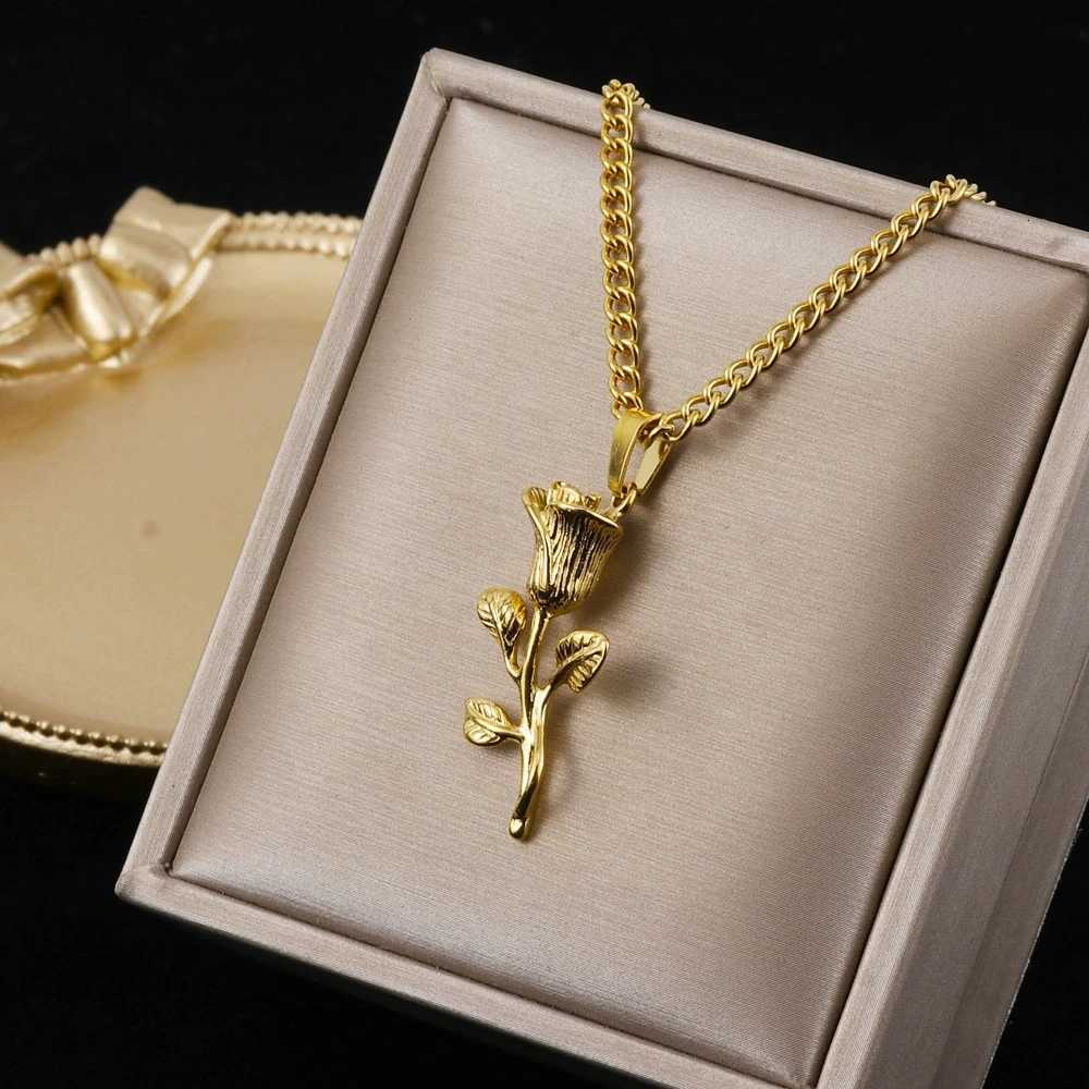 Womens Stainless Steel Rose Necklace Three-dimensional Rose Necklace Valentines Day Gift M251216