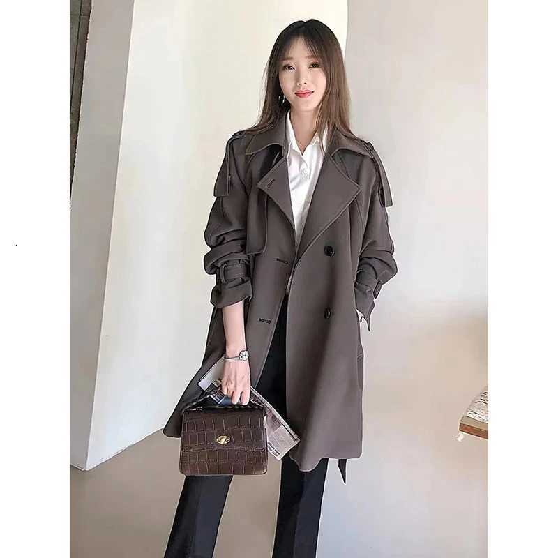 Womens Trench Coat 2025 New Spring Autumn Temperament Female Windbreaker Outwear Loose Casual Versatile Styles Ladies OuterwearT251216