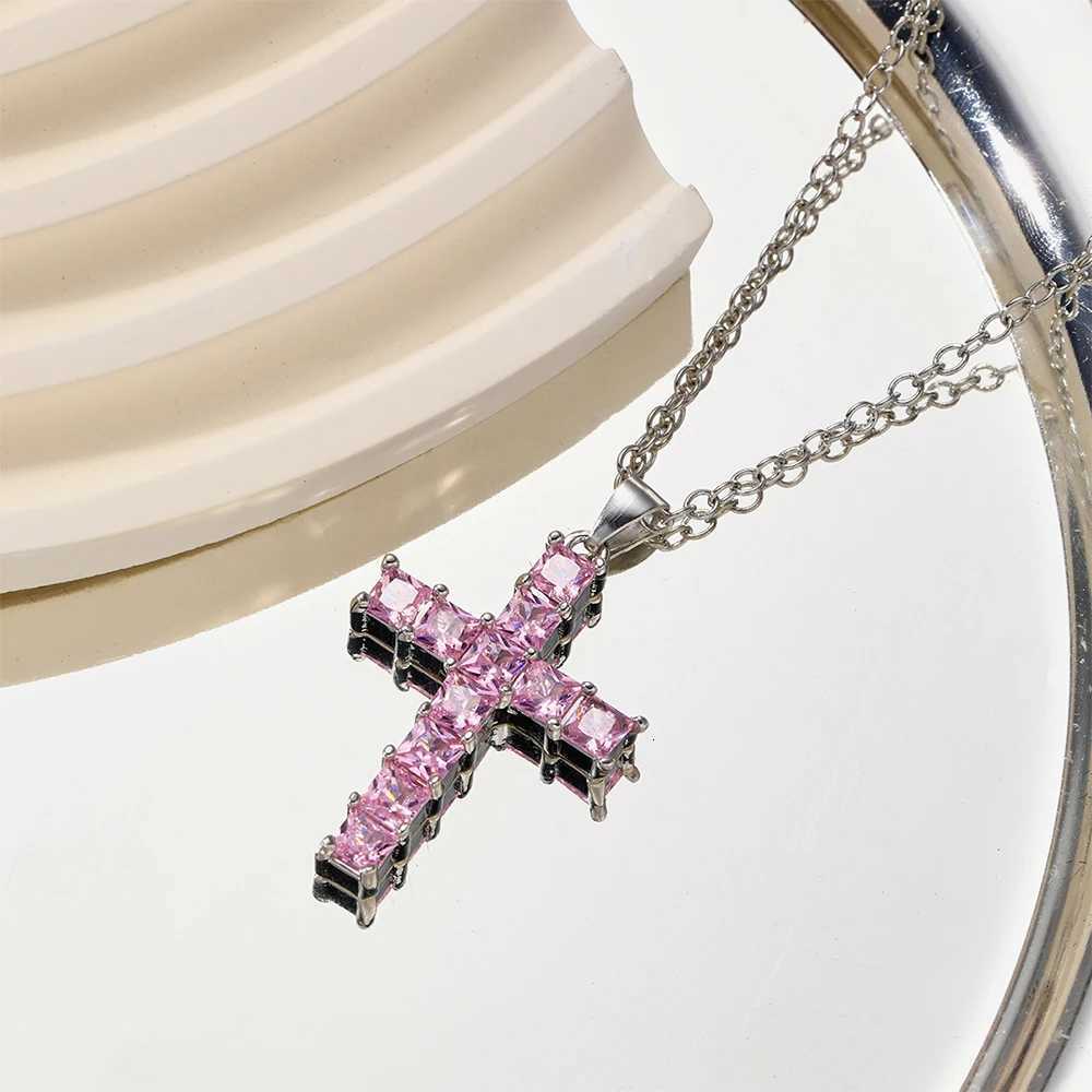 Fashion Crystal Cross Pendant for Women New Multi Color Shiny Romantic Exquisite Necklace Party Leisure Female Jewelry Gift 2024 M251216