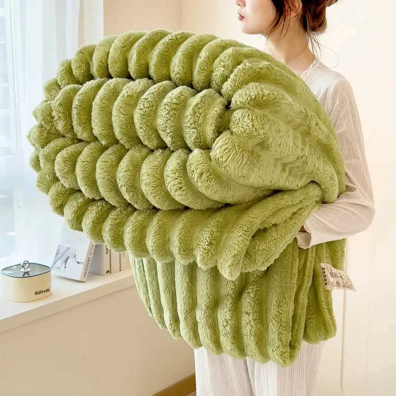 Light luxury Solid Color Multifunctional Rabbit Velvet Blanket Winter Thick Warm Flannel Used For Bedroom Living Room Blanket H251216 - view 6