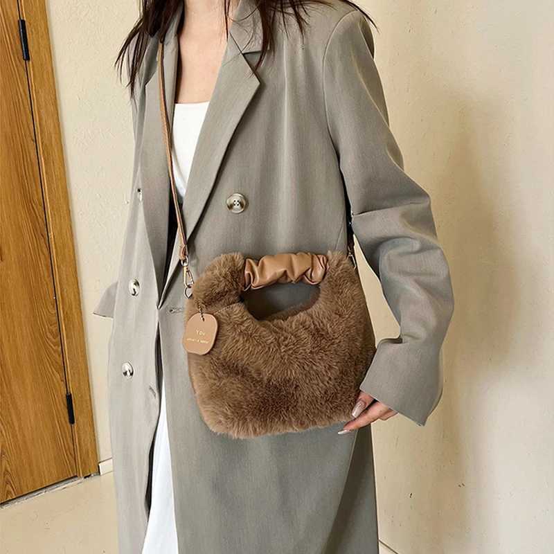 Plush Shoulder Bags for Femme Designer Soft Winter Ladies Clutch Purse Handbag Fashion Female Crossbody Underarm Bag M251216