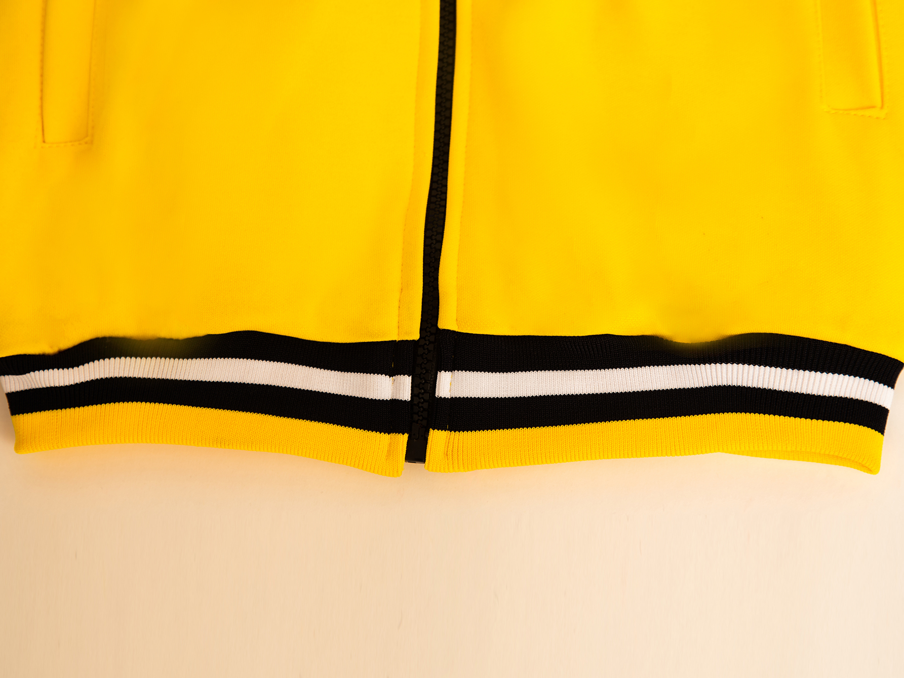 Activewear yellow and navy blue color combination sports outfit